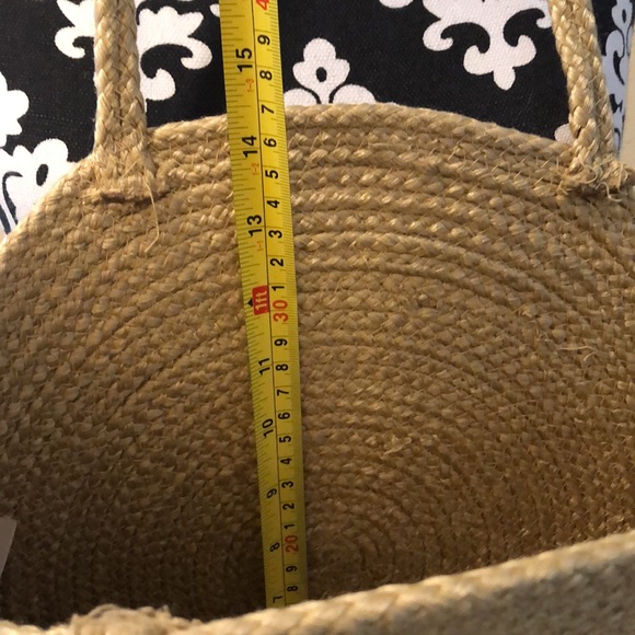 Jute blend round shoulder bag with multi-color tassel detail - Picture 12 of 12